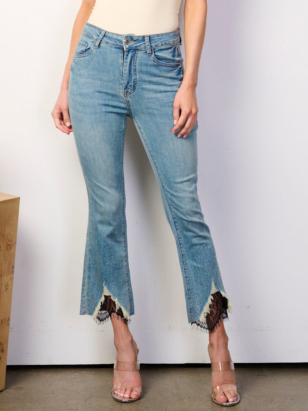 Lace Detailed Ankle Jeans
