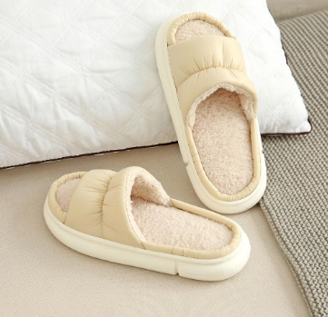 Puffer Ivory Slippers